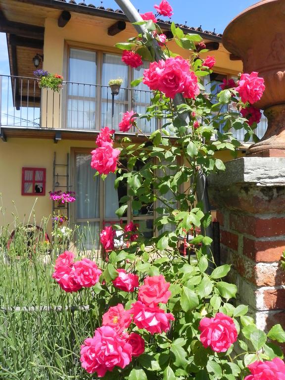 Il Giardino Di Iside Bed & Breakfast Roletto Екстериор снимка